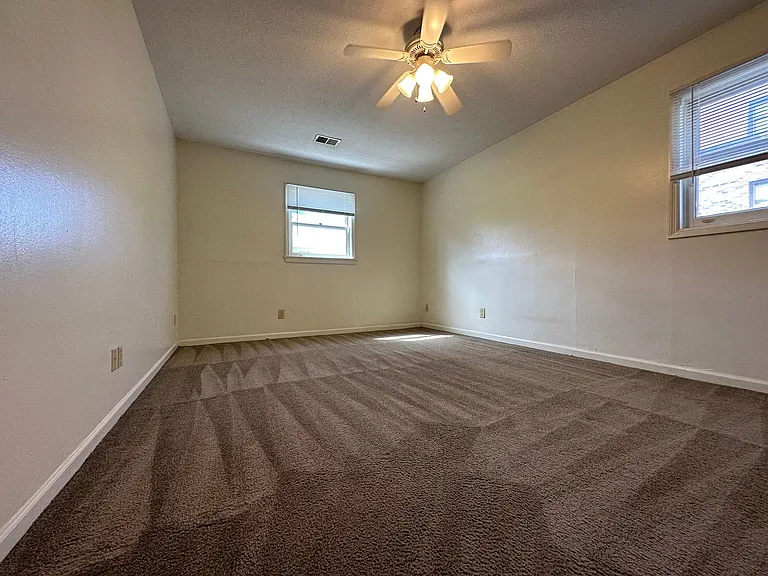 108 College Park Ct — Photo 3