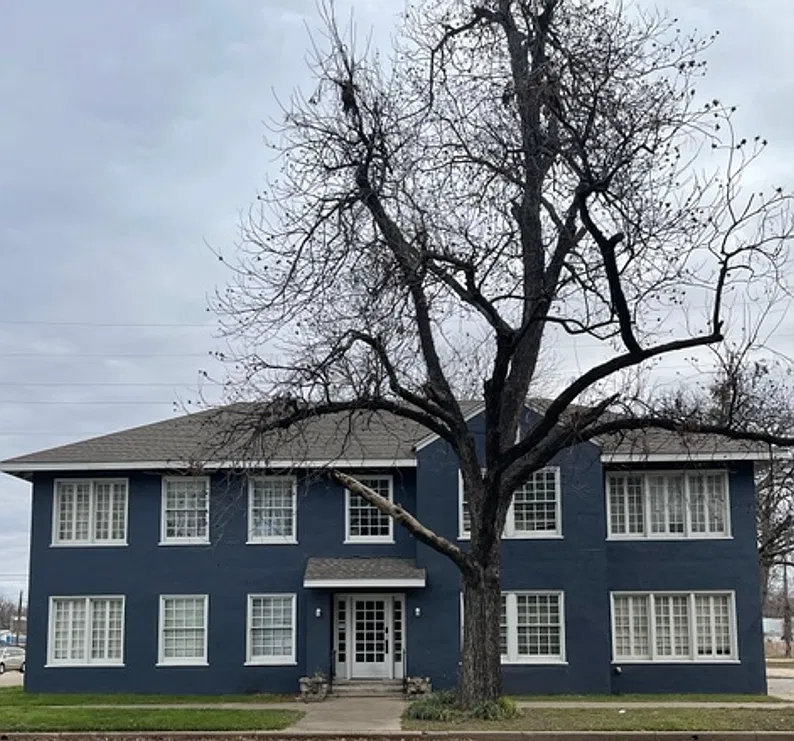 Austin Place — Photo 2