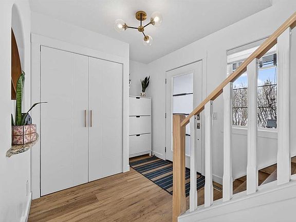 3rd image of 46 NW Springbluff Blvd SW