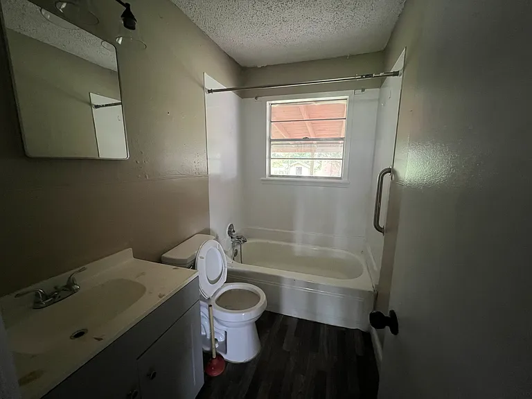 2706 W University Blvd — Photo 2
