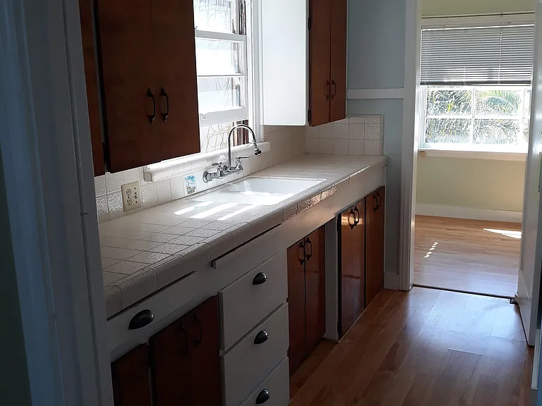 800 Electric Ave — Photo 3