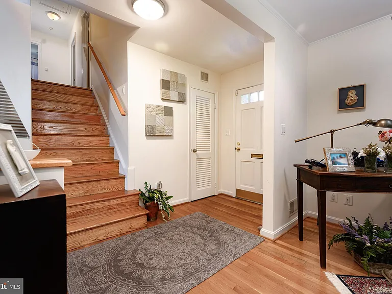 11708 Magruder Ln — Photo 4