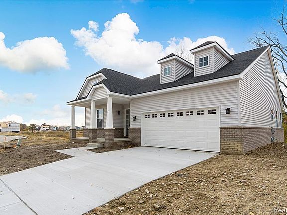 3rd image of 636 Pattan Dr