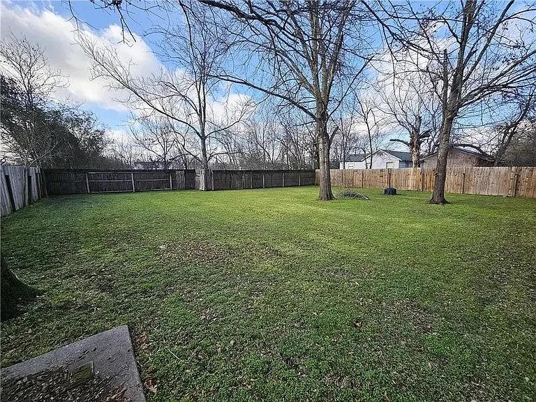 205 N Rusk St — Photo 5