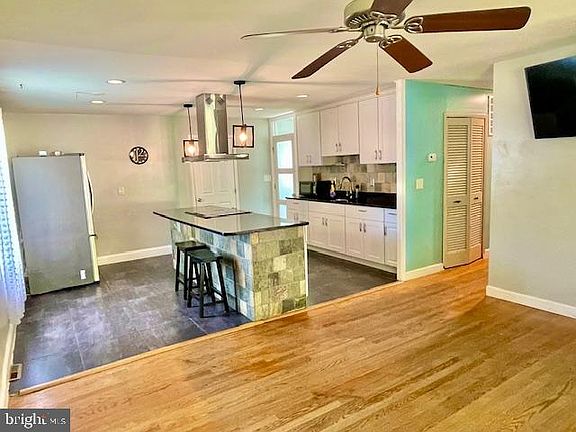 5th image of 5502 Belva Pl