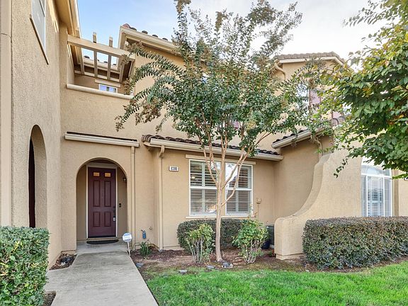3rd image of 8398 Crystal Walk Cir