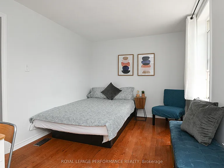 123 Pamilla St W #2 — Photo 11
