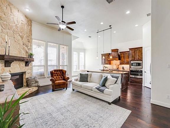 5th image of 2838 Earl Dr
