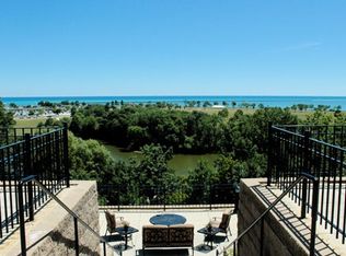 1300 N Prospect Ave APT 121, Milwaukee, WI 53202