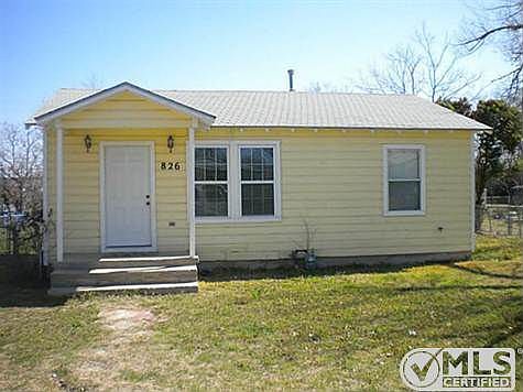 1st image of 826 Ronald St