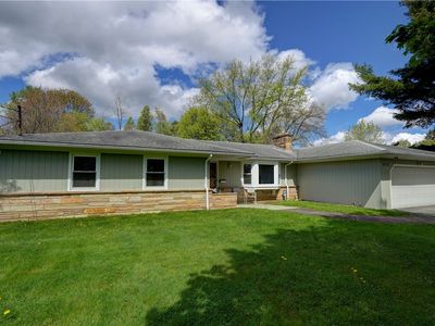 3731 Clover St, Henrietta, NY, 14467