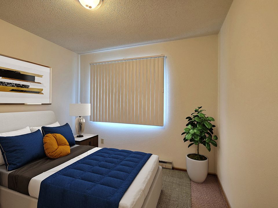 Fargo, ND Pacific South Apartments | Bedroom