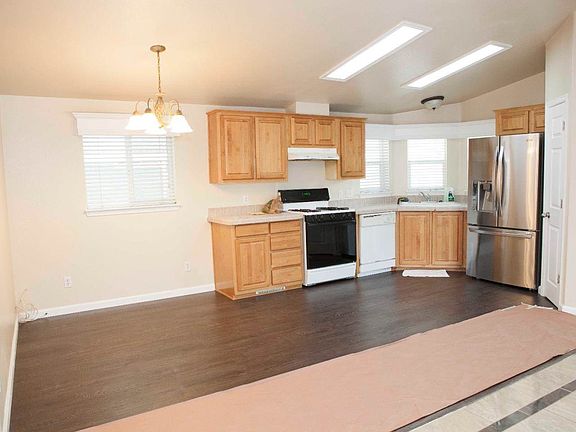 3rd image of 455 Los Encinos St #455