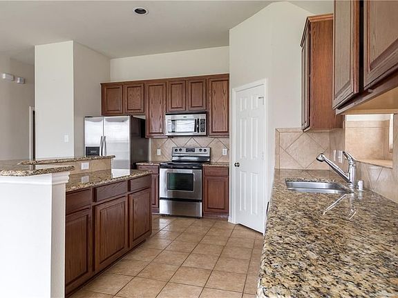5th image of 10325 Cochron Dr