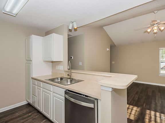 5th image of 2170 Wexford Way