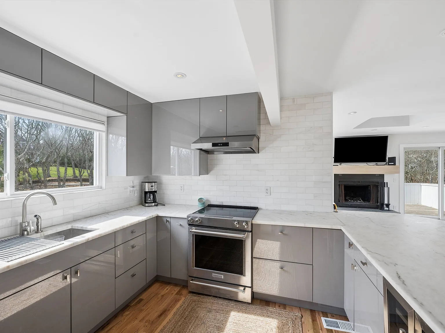 Water Mill 4 Beds I 3 Baths July 30K I Aug 30K — Photo 3