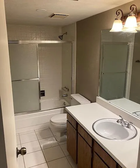 Bathroom 2 next to Bedroom 2.