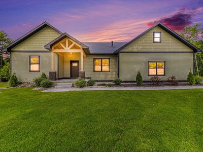 1185 N Hillside Dr, Ludington, MI, 49431