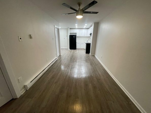 387 S Main St APT 2A