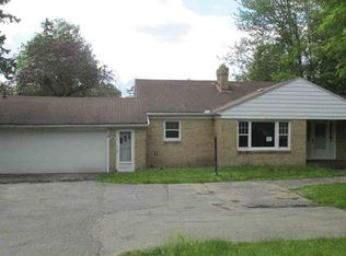 863 N Buhl Farm Dr, Hermitage, PA 16148