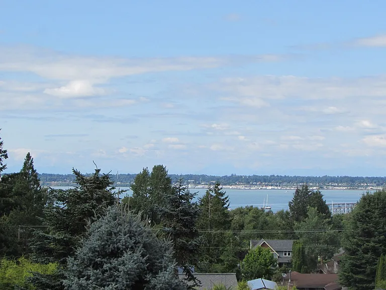 213 Bayside Rd — Photo 4