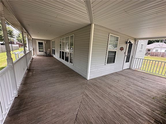 2nd image of 705 Maple St