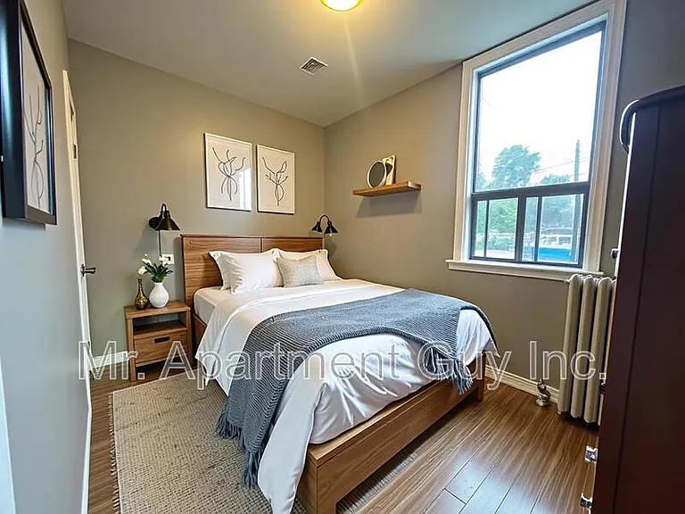 44 Victoria Ave S #105 — Photo 2