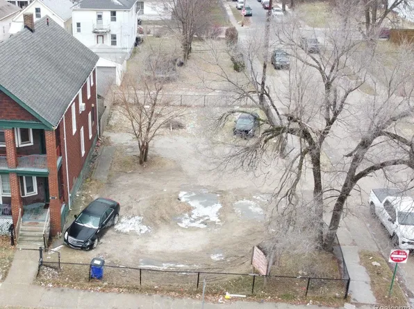 4665 Central St, Detroit, MI 48210