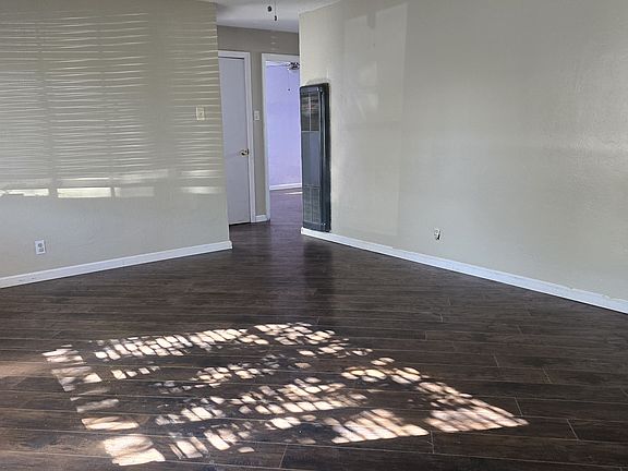 3rd image of 306 S Sycamore Ave