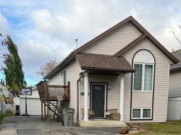 6226 E 90th St, Grande Prairie, AB T8W 2M3