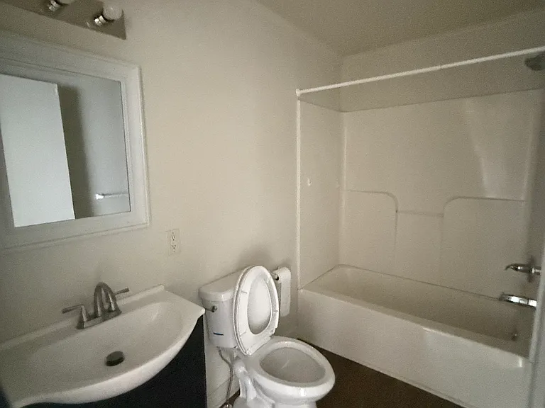 158 Contentnea Dr #A/B — Photo 11