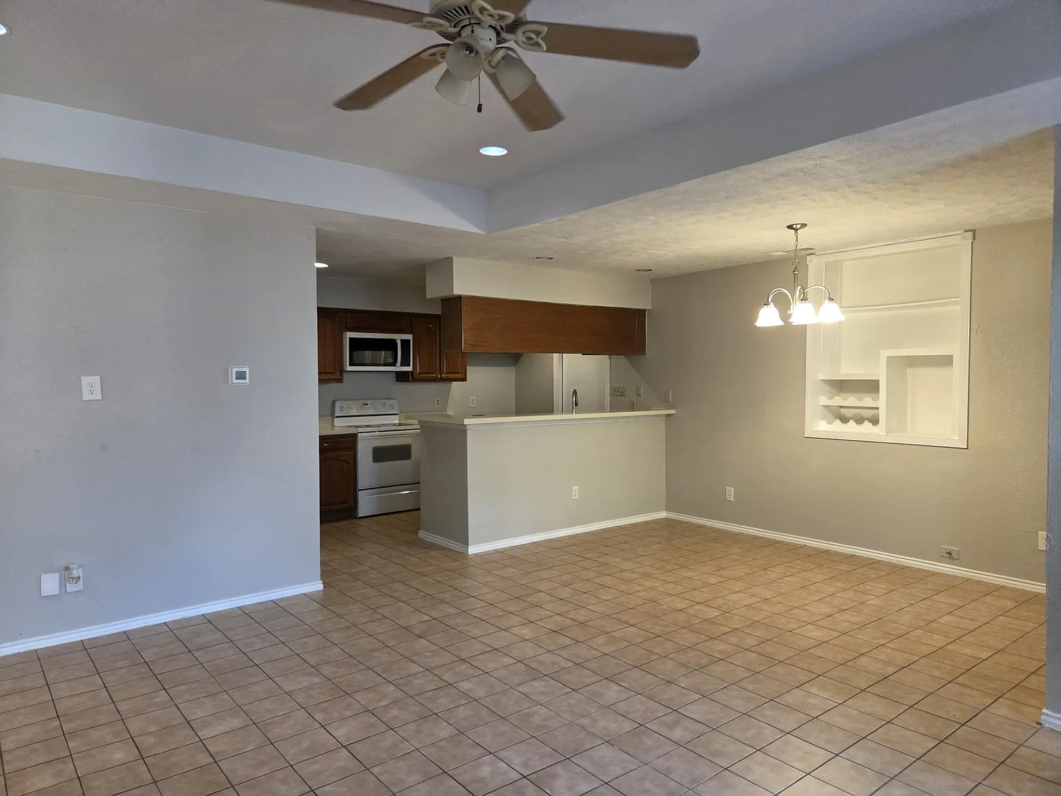 3 bed, 1281 sqft, $1,850 — Photo 3