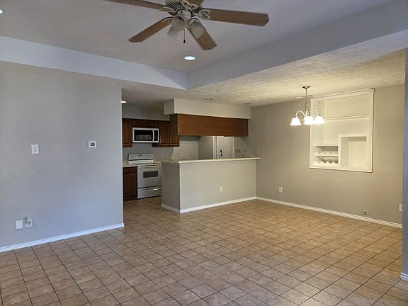 3rd image of 9710 Springtree Ln