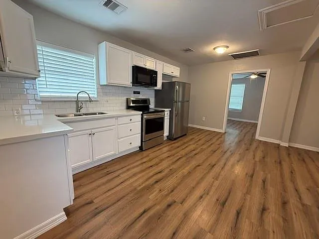 1308 Genova St #2 — Photo 10