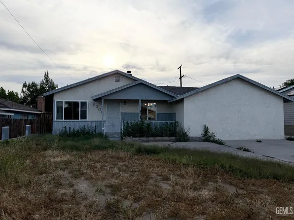 2208 Valencia Dr, Bakersfield, CA 93306
