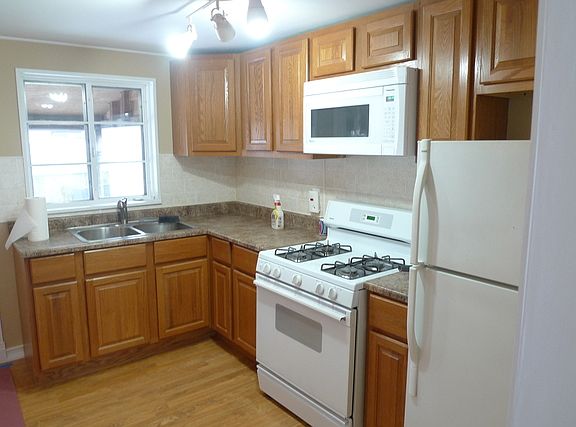 3rd image of 8748 S Kilbourn Ave