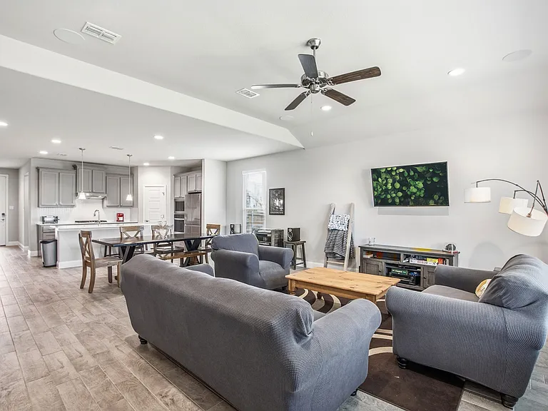 1501 Woodpecker St — Photo 13