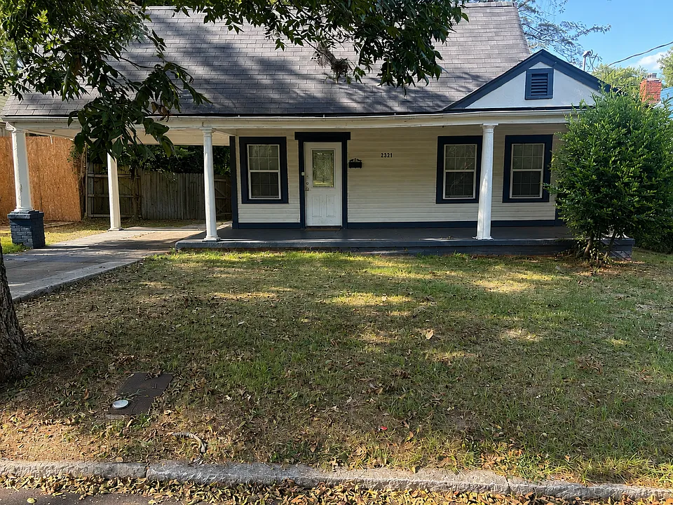 2321 Winona Ave