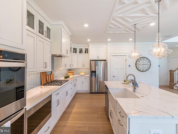 6th image of this home