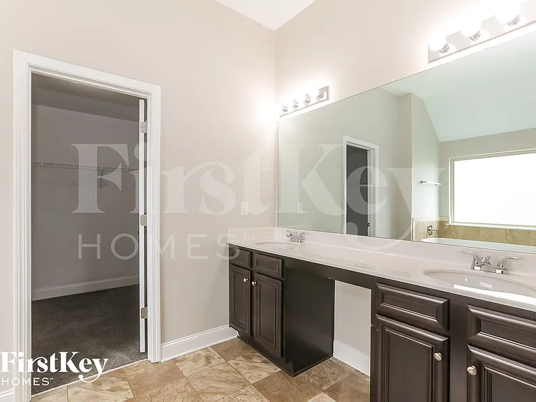 2115 Farmdale Ct — Photo 11