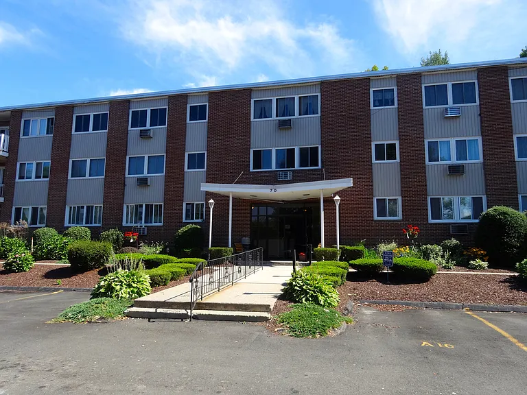 Boardman Condominiums of Bristol, CT — Photo 6