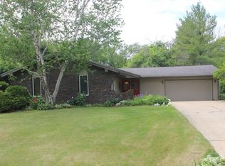 4931 Dellview Dr, Rockford, IL 61109