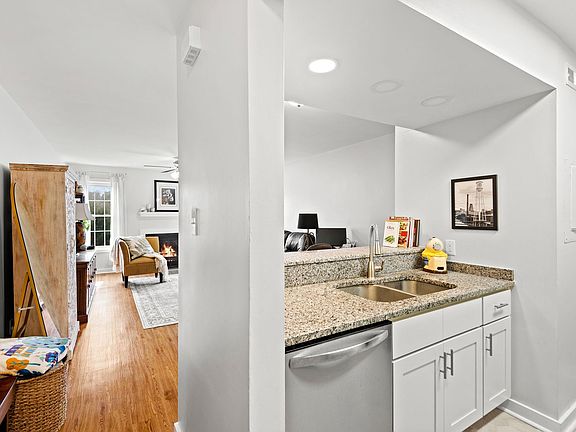 5th image of 3803 Chimney Ridge Pl APT 207