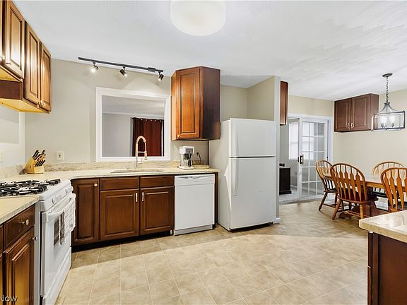 5th image of 6589 N Timberidge Dr