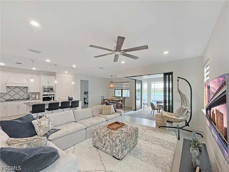 2057 Yellowfin Cir — Photo 10