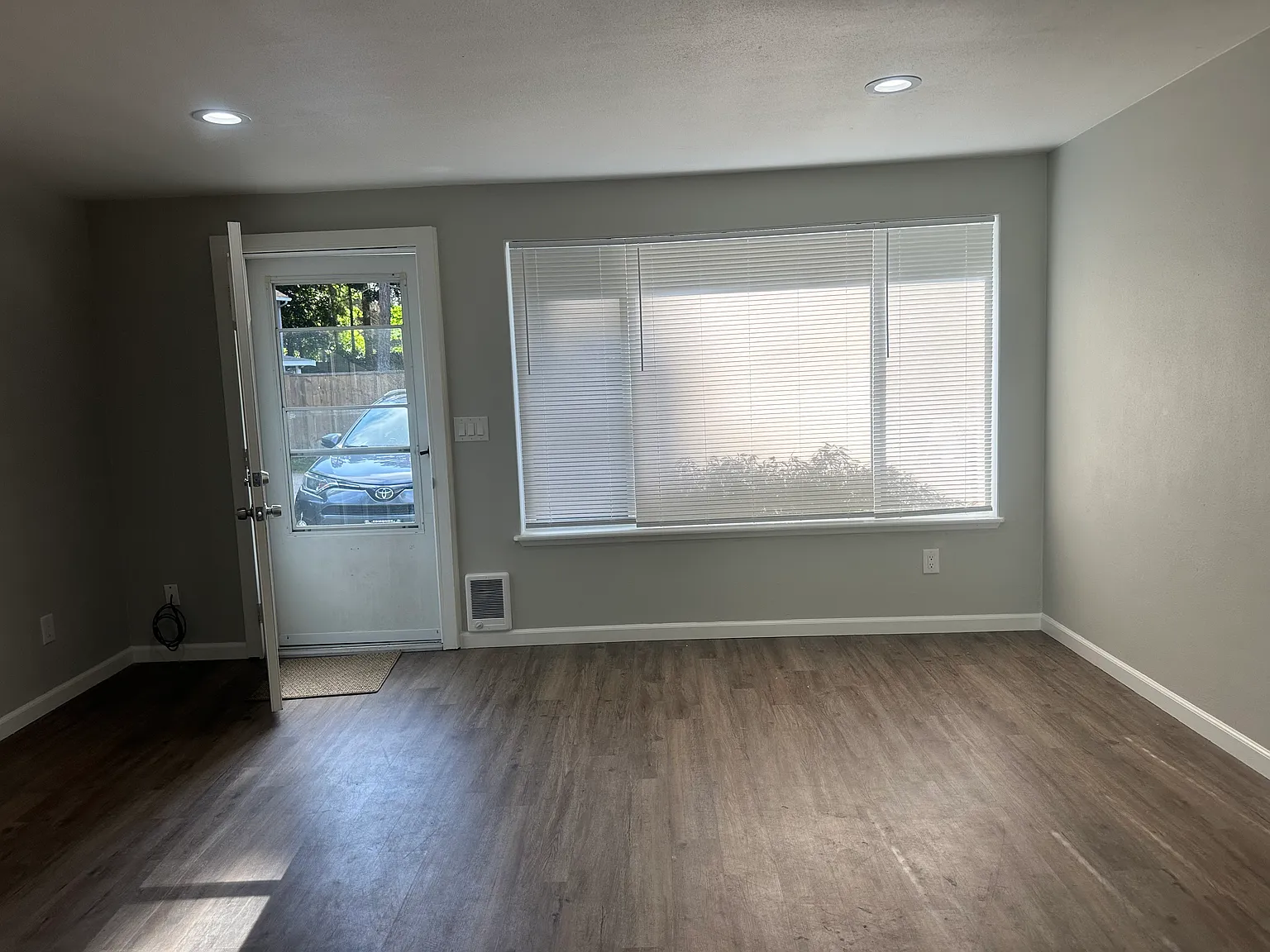 4 bed, 1950 sqft, $3,500 — Photo 2