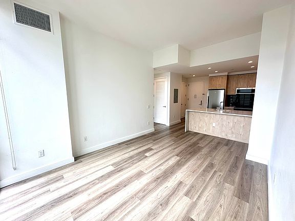4th image of 160 Clarkson Ave APT 5H