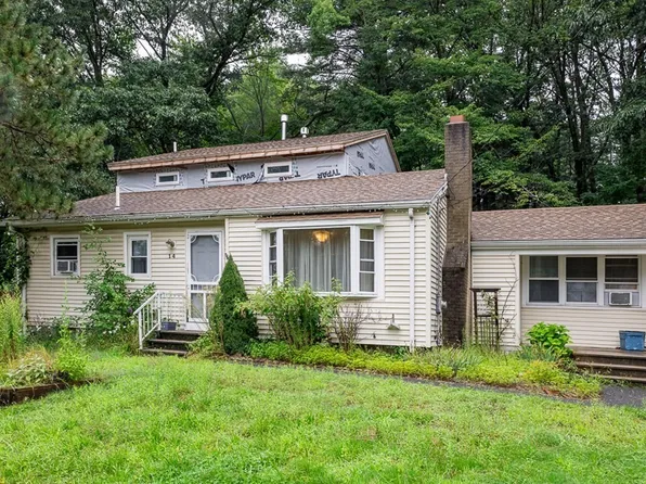 14 Lucas Dr, Haverhill, MA 01830