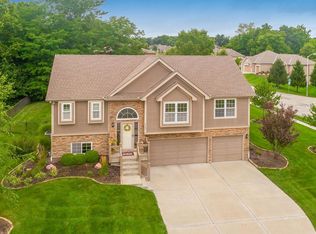 5240 N Belton Ct, Kansas City, MO 64151