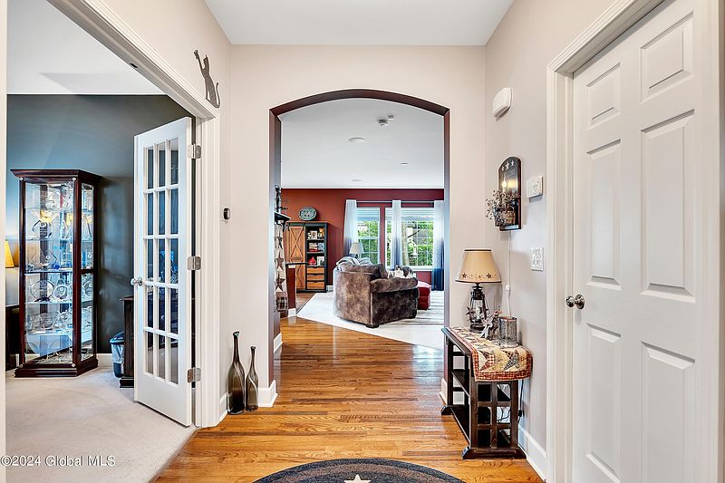5th image of 6 Wedgewood Drive